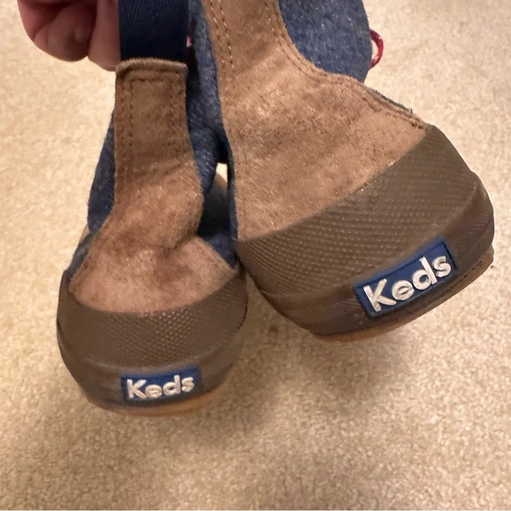 ⭐️ Keds 9.5 Denim and Suede High-Top Sneakers with Red Laces - Picture 2 of 8